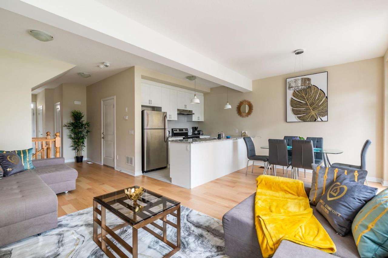 Globalstay Modern Townhomes In Lakeshore Steps To The Beach ハミルトン エクステリア 写真