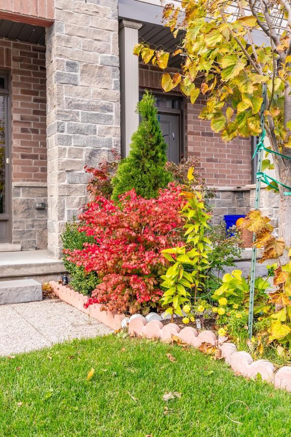 Globalstay Modern Townhomes In Lakeshore Steps To The Beach ハミルトン エクステリア 写真