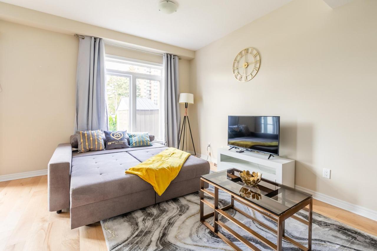 Globalstay Modern Townhomes In Lakeshore Steps To The Beach ハミルトン エクステリア 写真